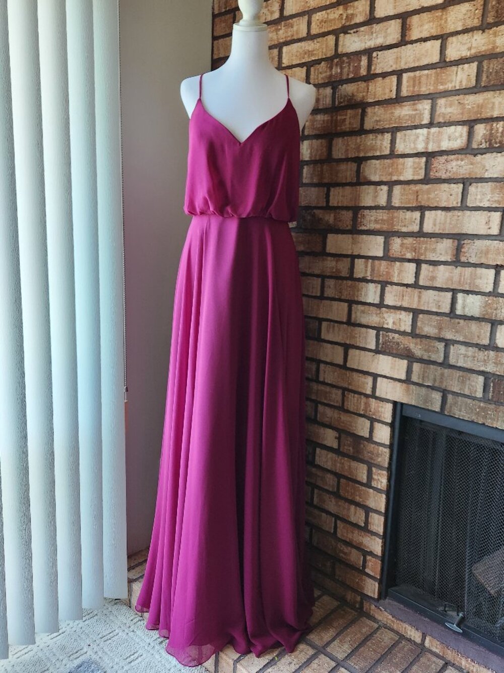 Hayley Paige Occassions Burgundy Chiffon Halter Neck Dress Size 8